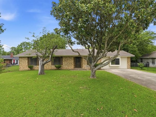 108 Loraine Street, Pottsboro, TX 75076