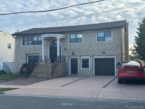497 Pierce Street , Unit 1st Floor, Oceanside, NY 11572