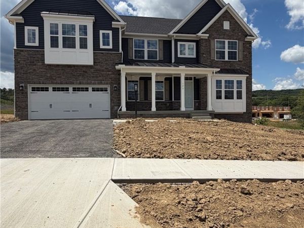 123 Olde Mill Lane , Zelienople, PA 16063