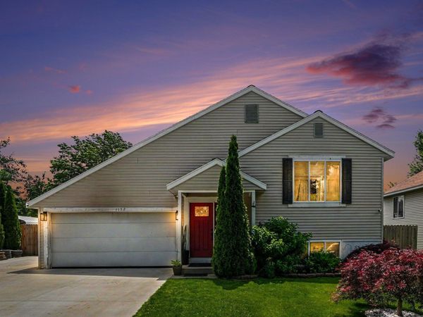 1152 E 12th Street, Holland, MI 49423