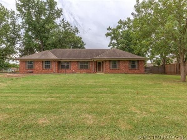 9478 E 137th Street S, Bixby, OK 74008