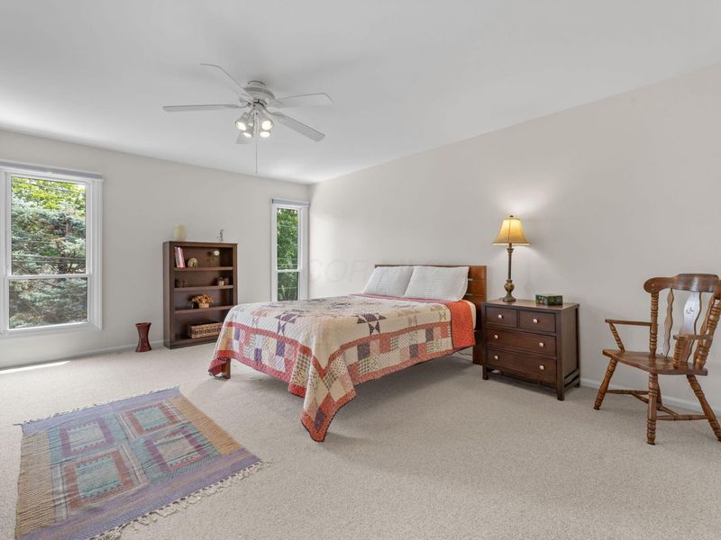 4532 Carriage Hill Lane, Columbus, OH 43220 Photo 18