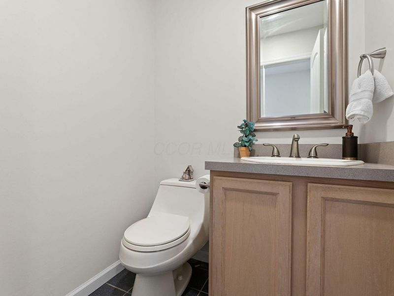 4532 Carriage Hill Lane, Columbus, OH 43220 Photo 5