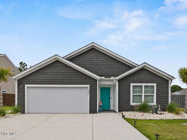 200 Sunshine Drive , Holly Ridge, NC 28445