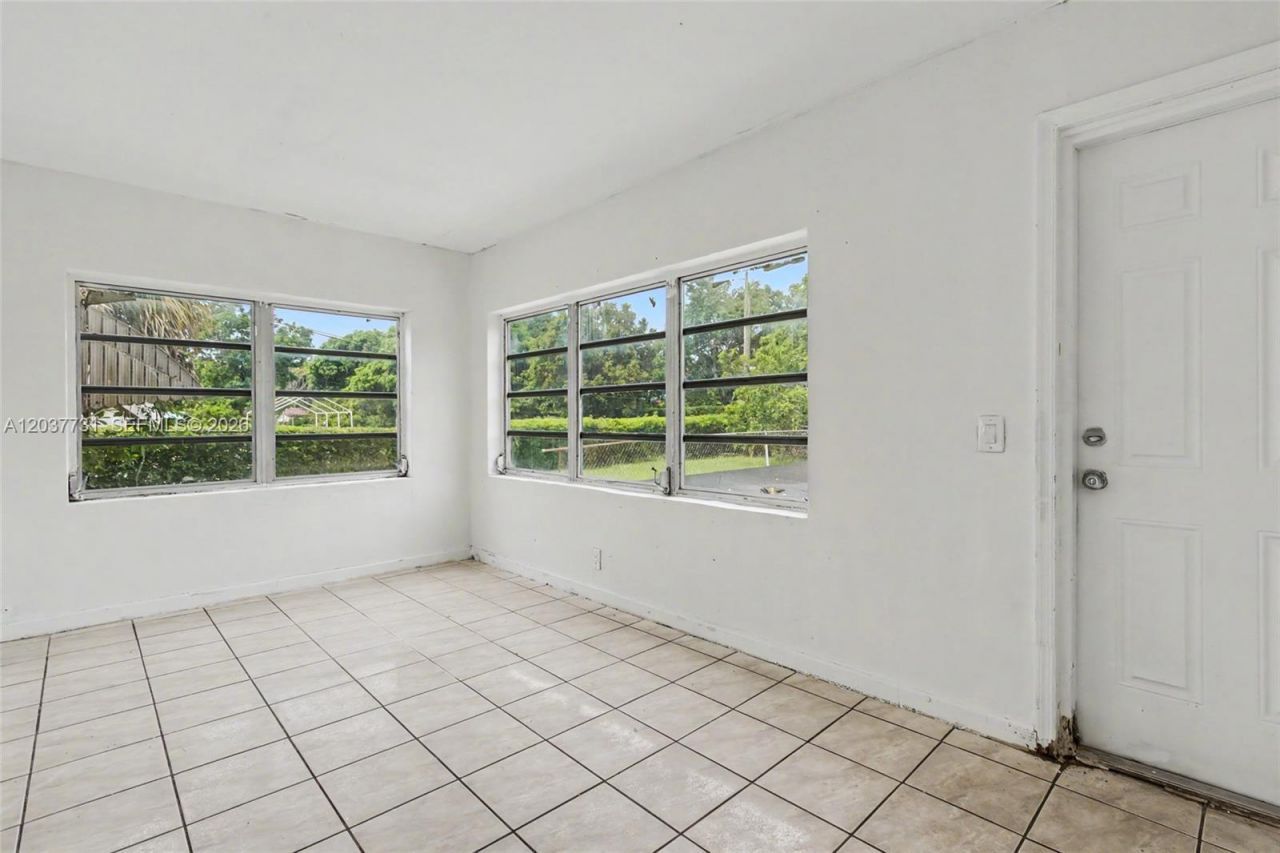 13020 NW 1st Ave , Miami, FL 33168 Photo