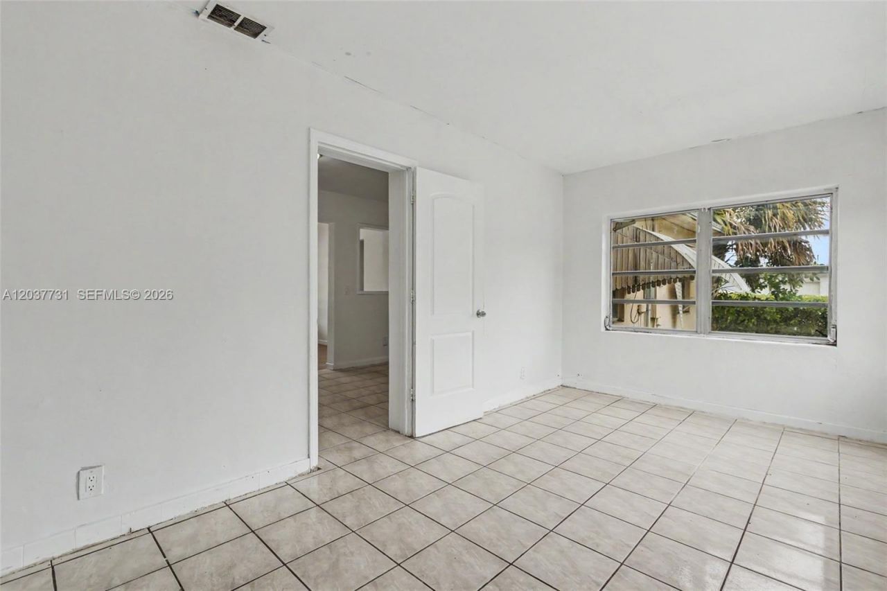 13020 NW 1st Ave , Miami, FL 33168 Photo