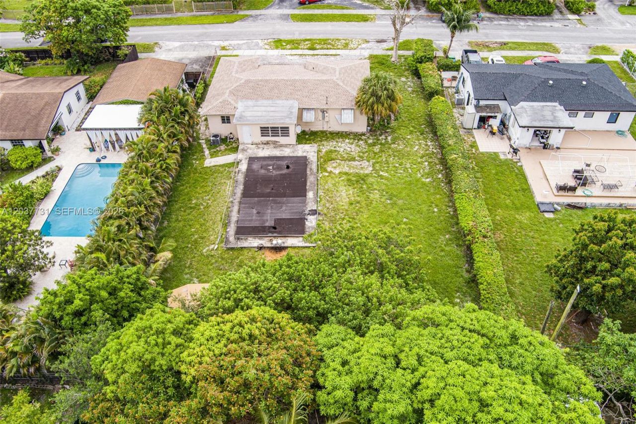 13020 NW 1st Ave , Miami, FL 33168 Photo