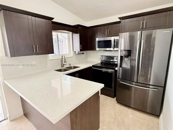 2854 W 75th Ter, Hialeah, FL 33018