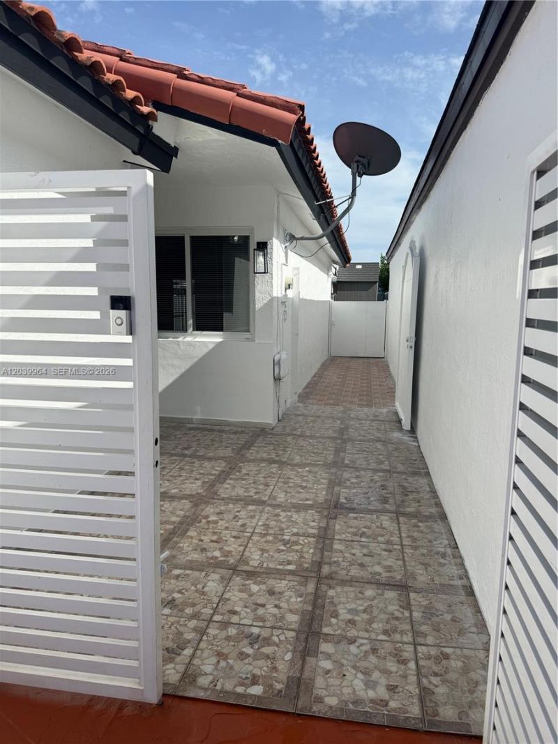 2854 W 75th Ter, Hialeah, FL 33018 Photo