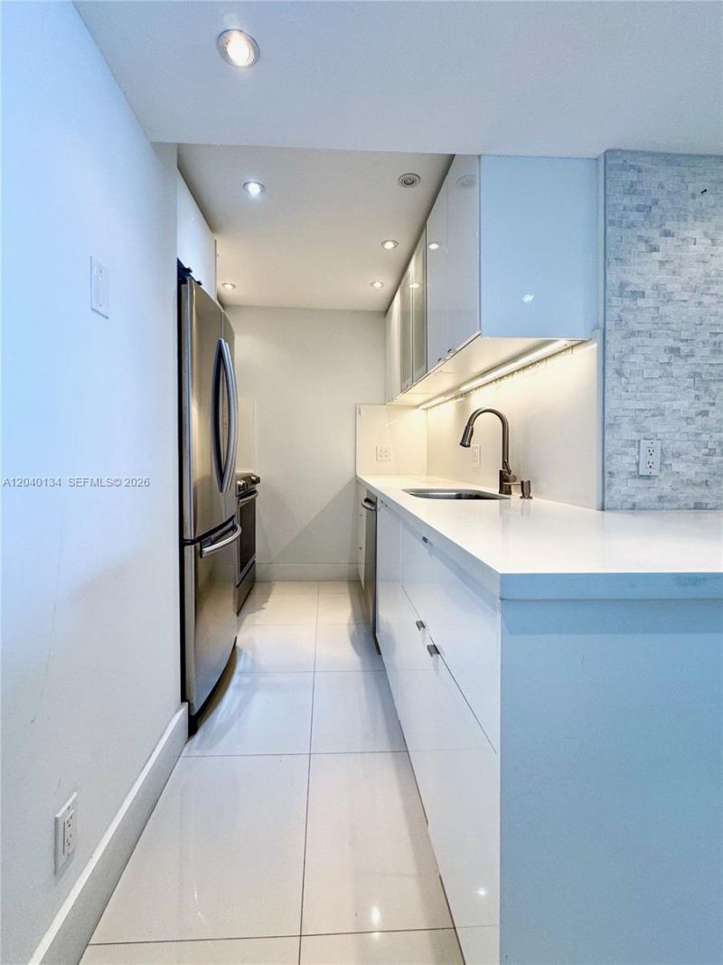 200 SE 15th Rd , Unit 9I, Miami, FL 33129 Photo