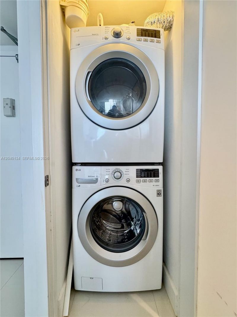 200 SE 15th Rd , Unit 9I, Miami, FL 33129 Photo