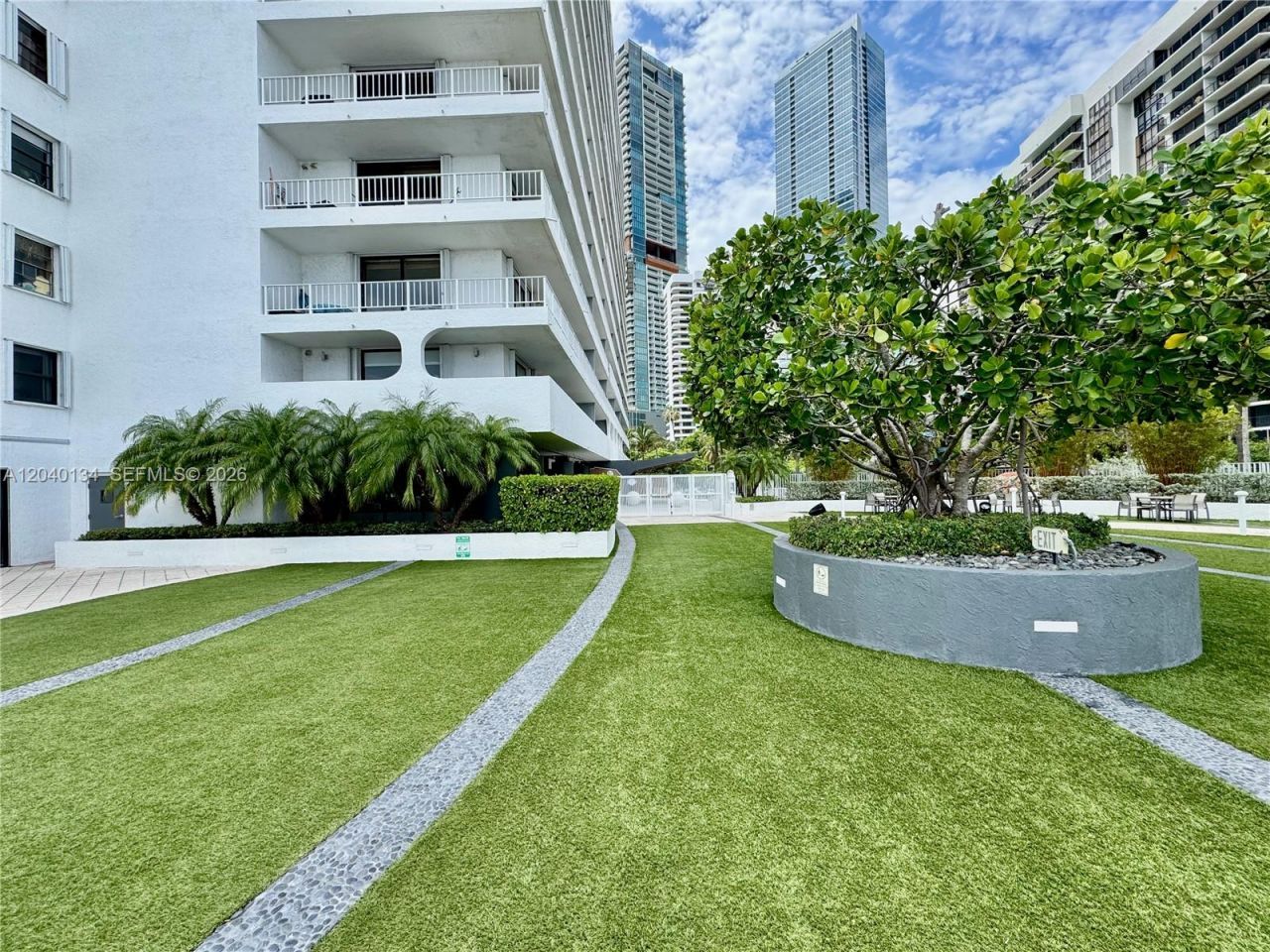 200 SE 15th Rd , Unit 9I, Miami, FL 33129 Photo