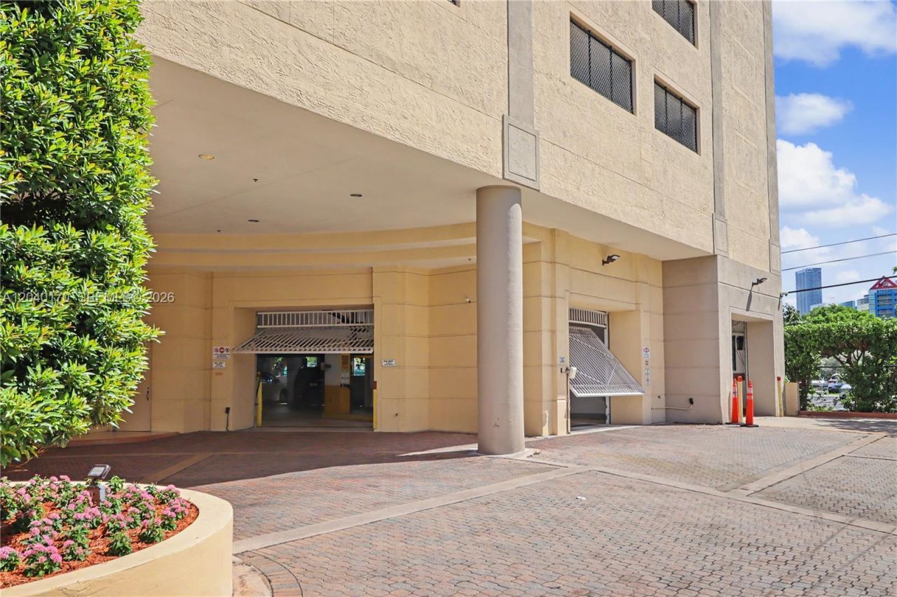 2475 Brickell Ave , Unit 704, Miami, FL 33129 Photo