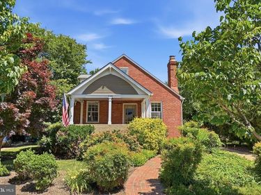 110 STEWART AVENUE, ALEXANDRIA, VA 22301