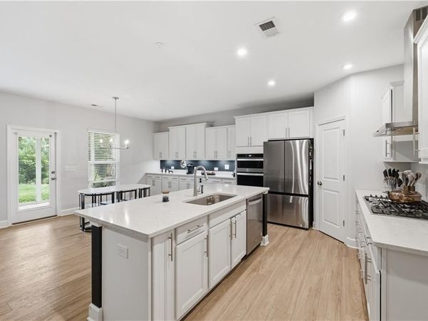 669 Fairway Drive, Acworth, GA 30101