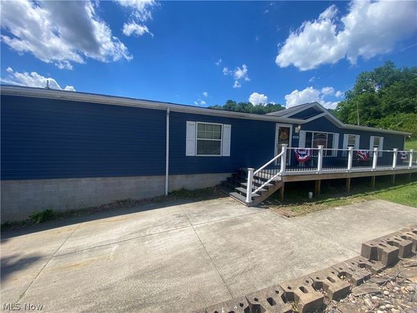 54121 Ash Alley , Neffs, OH 43940