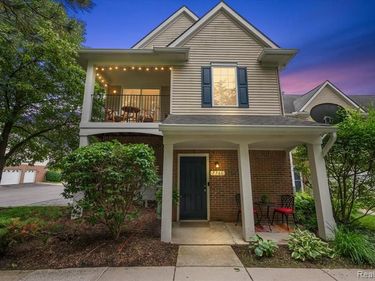 776 Amberly Drive, Waterford Twp, MI 48328