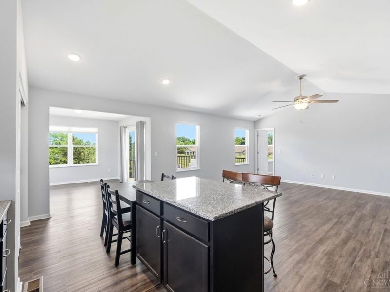 2160 Pumpkin Ridge Court, Hamilton, OH 45013 Photo 4