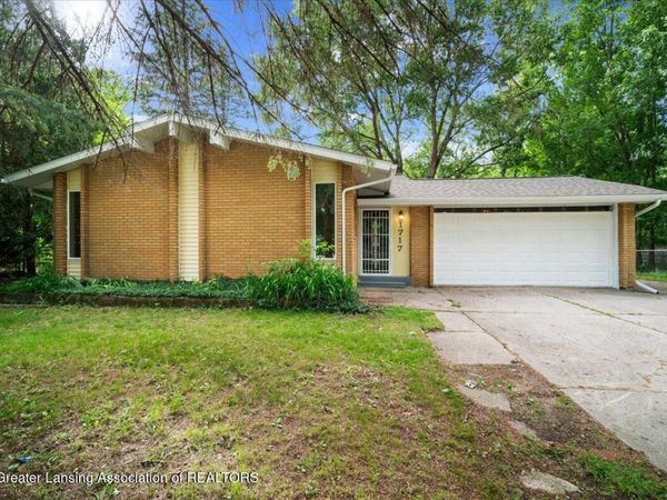 1717 Tuscany Lane, Holt, MI 48842