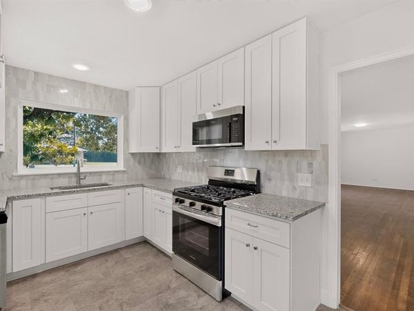 405 Easton Road, Dallas, TX 75218