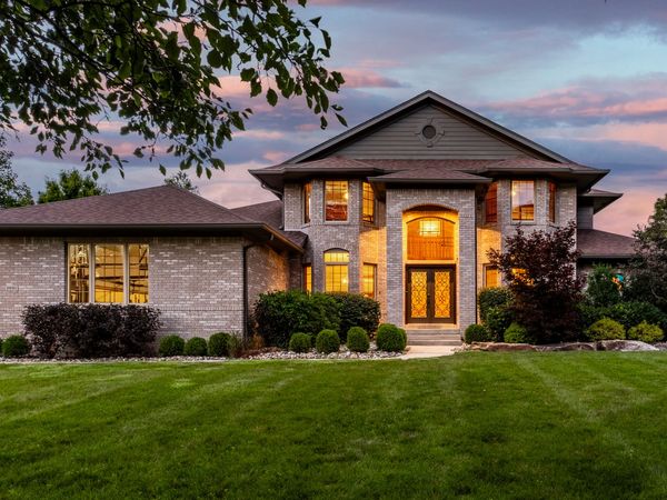 2691 Deer Run, Zionsville, IN 46077