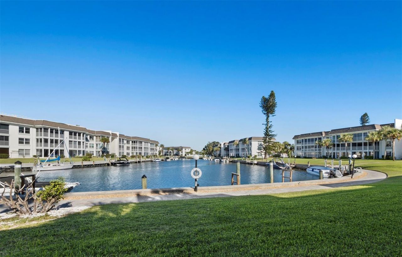 4350 Chatham Drive , Unit 105, Longboat Key, FL 34228 Photo