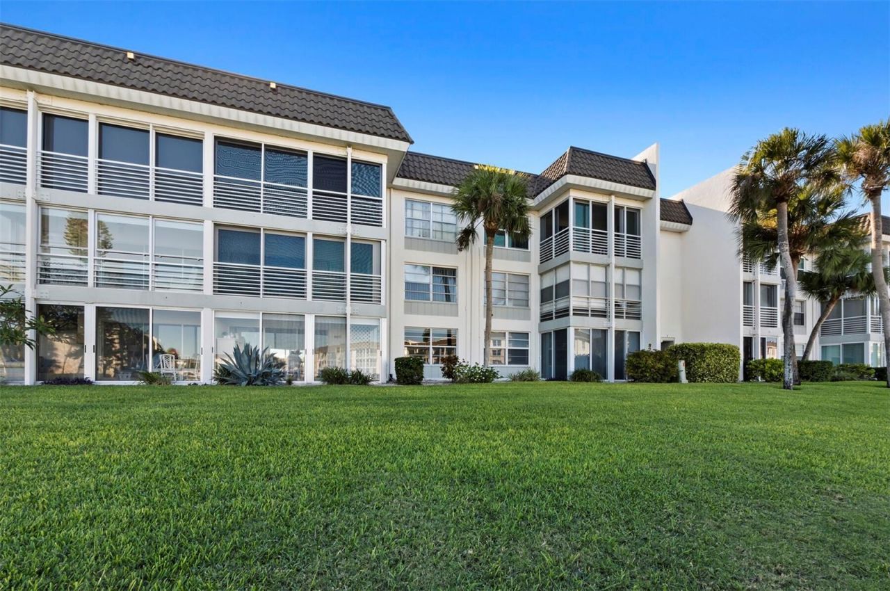 4350 Chatham Drive , Unit 105, Longboat Key, FL 34228 Photo