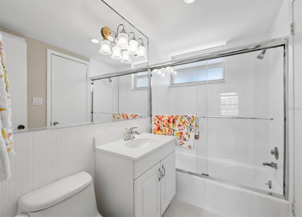 4350 Chatham Drive , Unit 105, Longboat Key, FL 34228 Photo