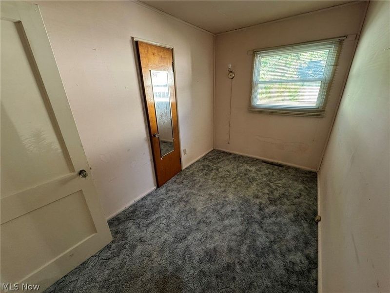 766 Valdes Avenue, Akron, OH 44320 Photo 12