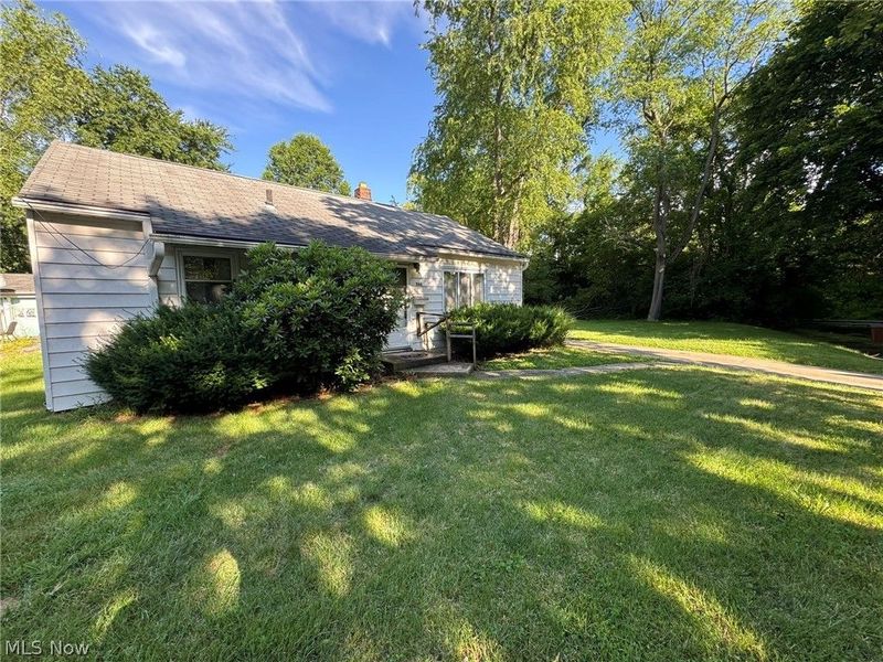 766 Valdes Avenue, Akron, OH 44320 Photo 3