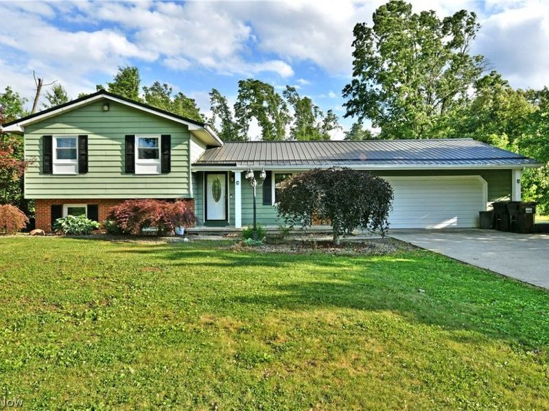 2484 Mahan Denman Road, Cortland, OH 44410 Photo 1