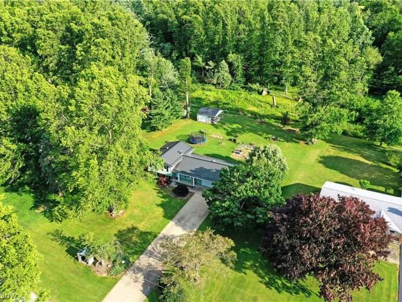 2484 Mahan Denman Road, Cortland, OH 44410 Photo 11