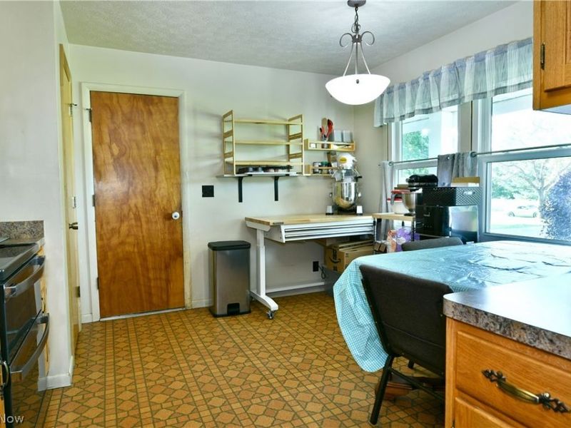 2484 Mahan Denman Road, Cortland, OH 44410 Photo 19