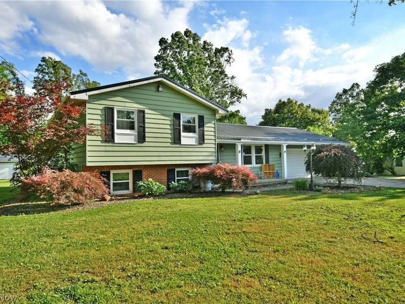 2484 Mahan Denman Road, Cortland, OH 44410 Photo 3