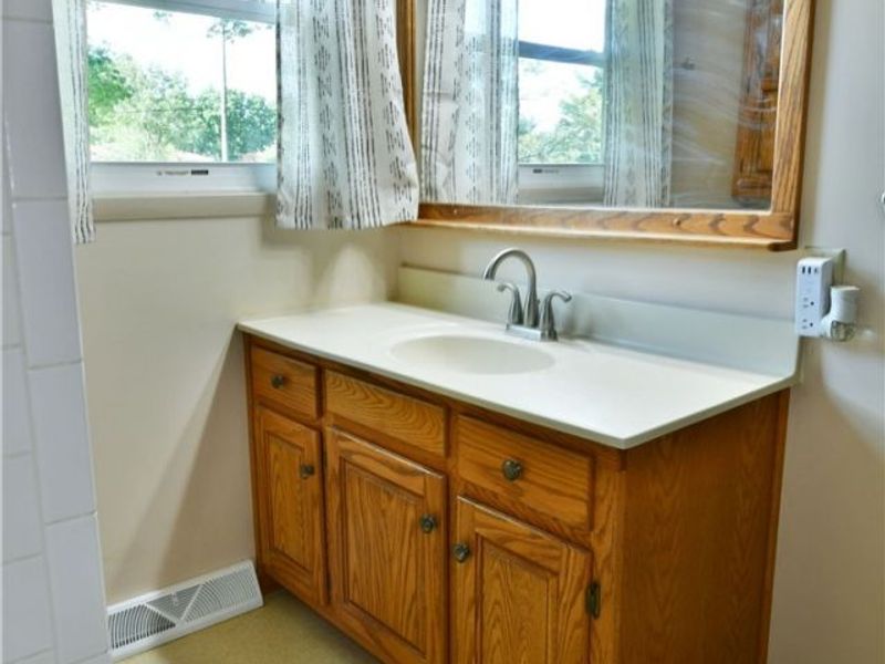 2484 Mahan Denman Road, Cortland, OH 44410 Photo 33