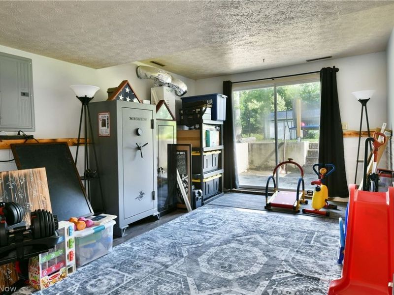 2484 Mahan Denman Road, Cortland, OH 44410 Photo 47