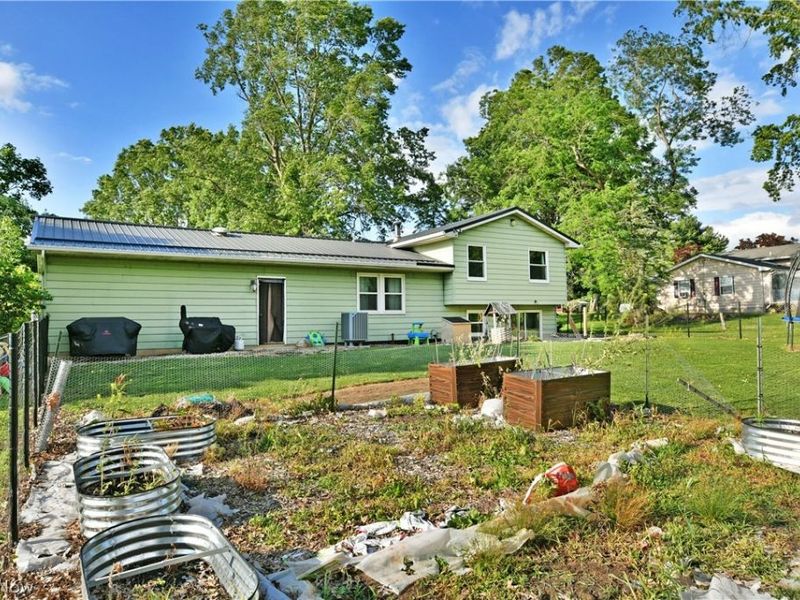 2484 Mahan Denman Road, Cortland, OH 44410 Photo 6