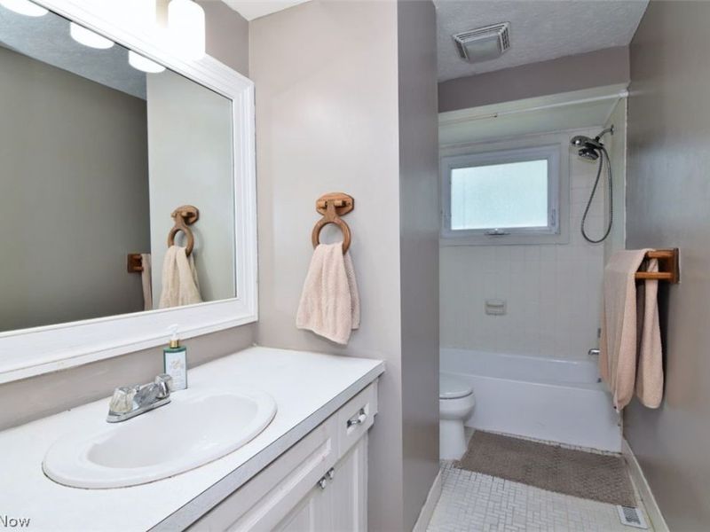 6284 Seminole Trail, Mentor, OH 44060 Photo 10