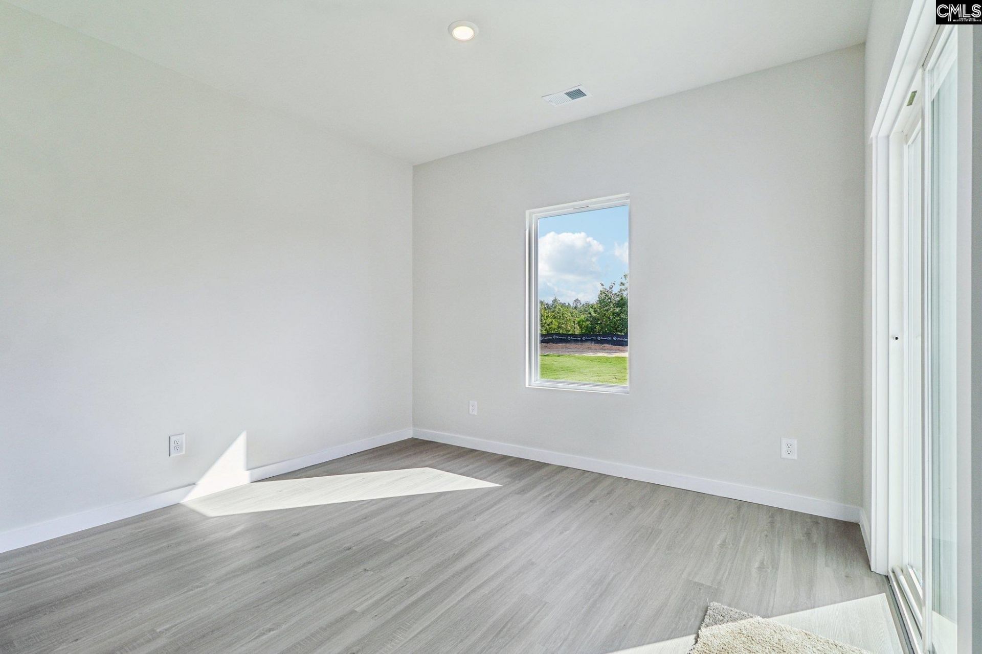 102 Sundew Road Photo 5