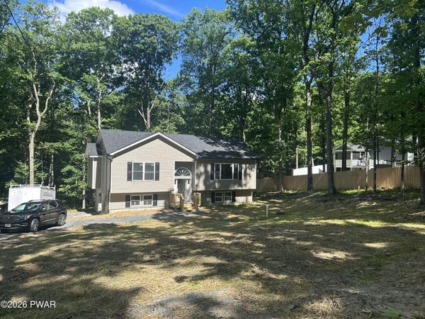 119 Almond Court , Milford, PA 18337
