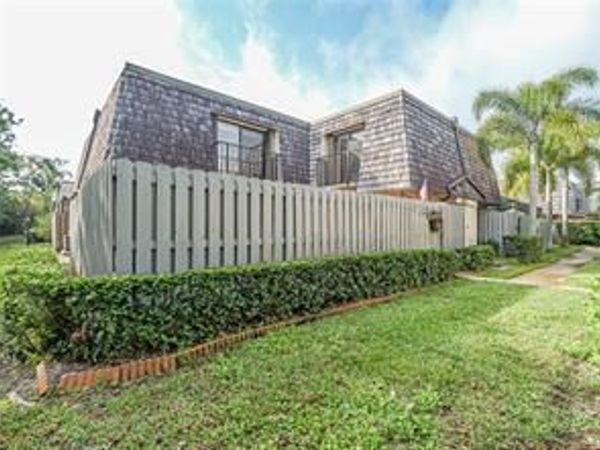 340 S Waverly Place, Unit 8b, Vero Beach, FL 32960