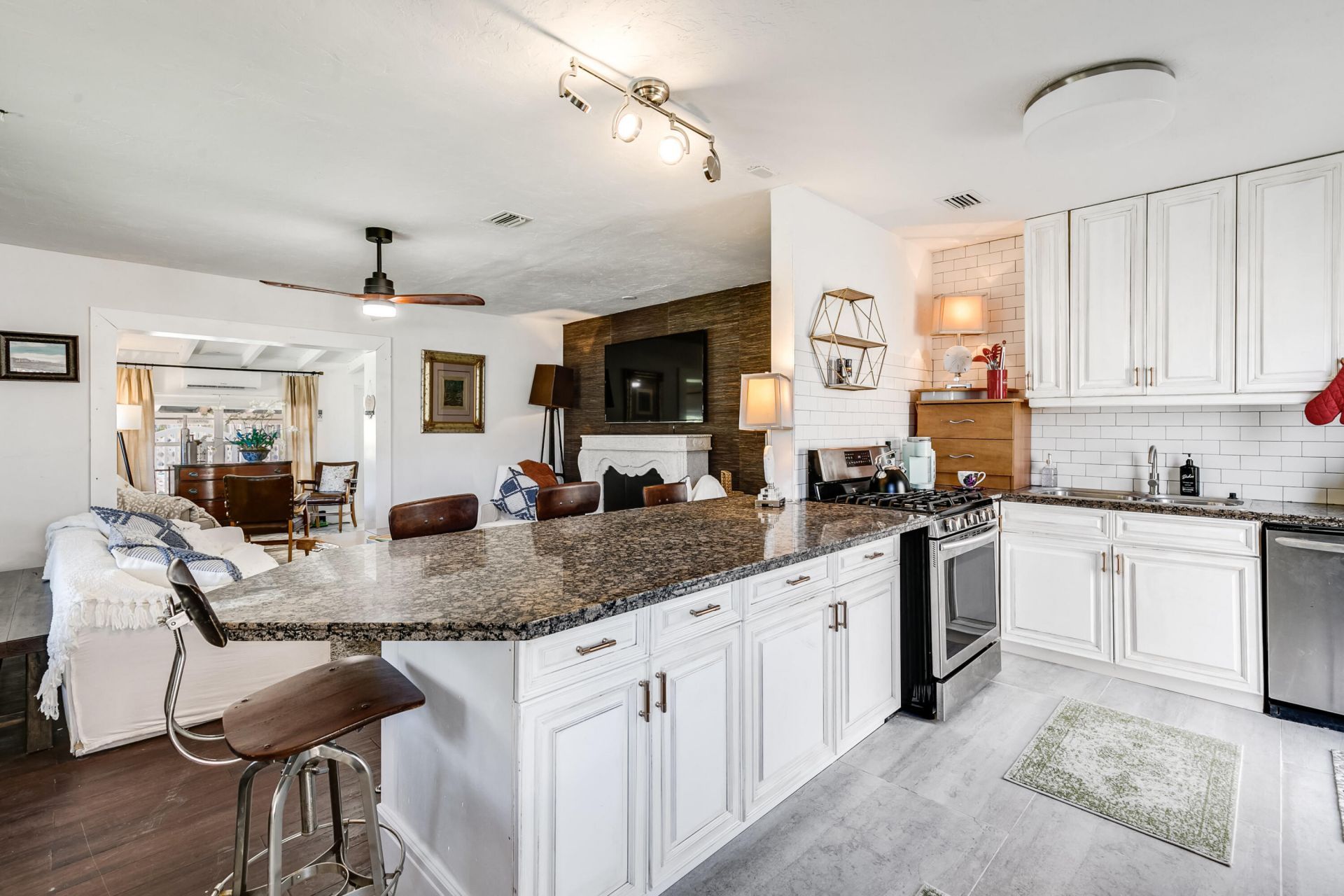 609 S Arnold Avenue, Lantana, FL 33462 Photo