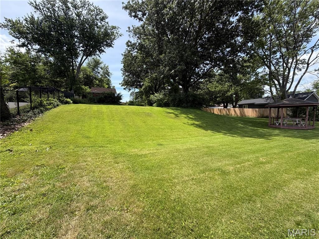 7127 Becker Road, Oakville, MO 63129 Main Photo