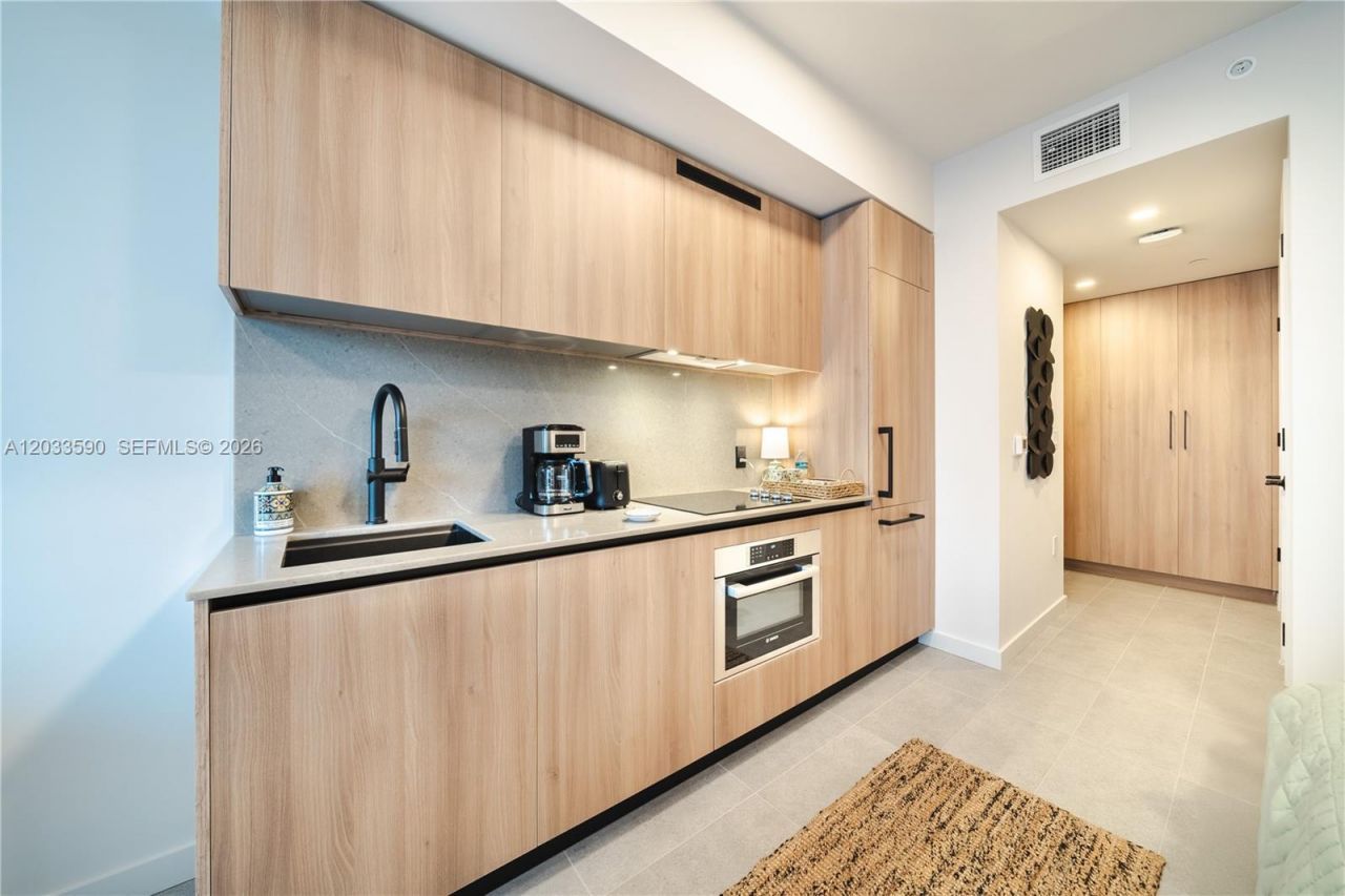 121 NE 5th St , Unit 1400, Miami, FL 33132 Photo