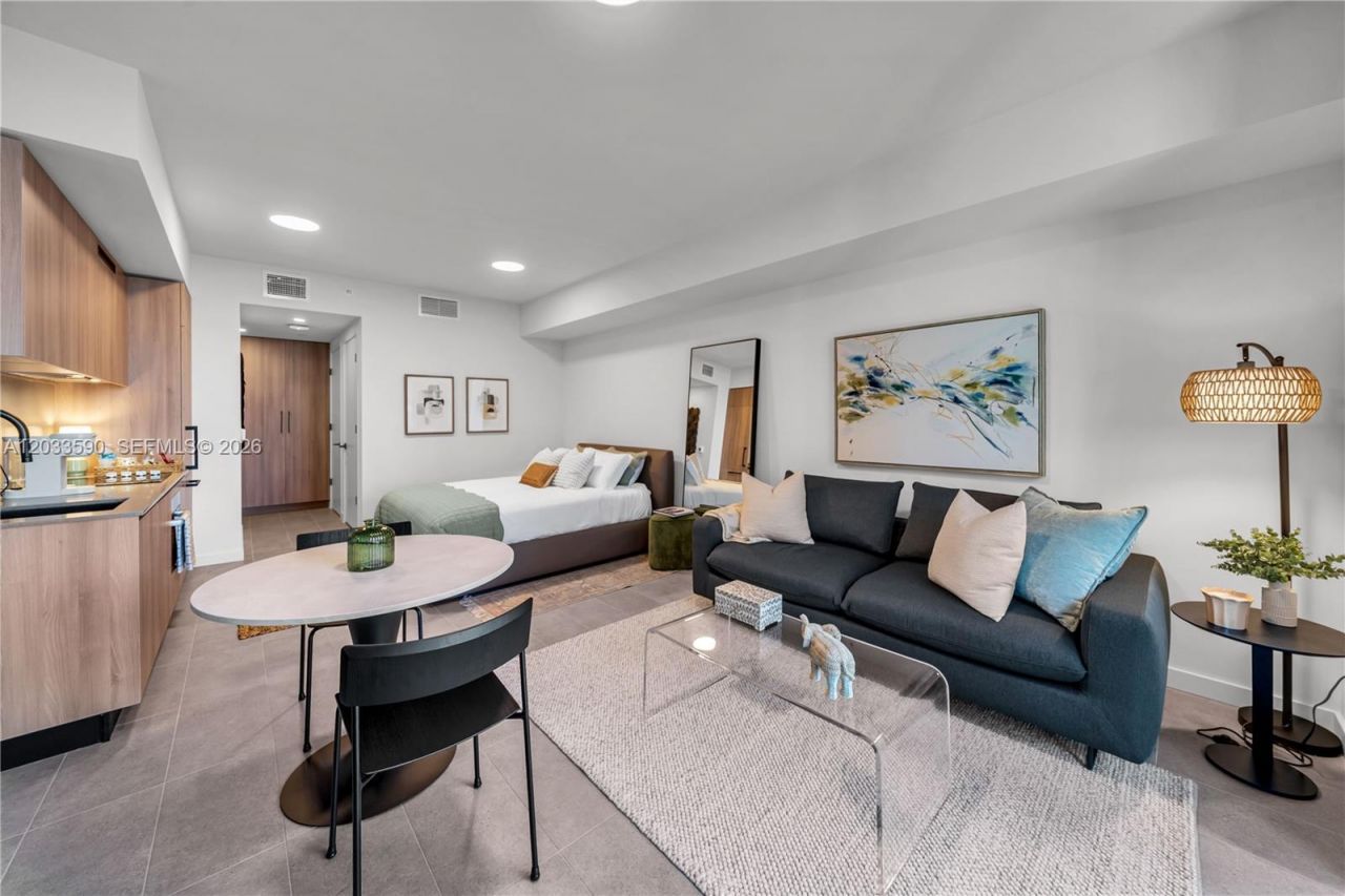 121 NE 5th St , Unit 1400, Miami, FL 33132 Photo