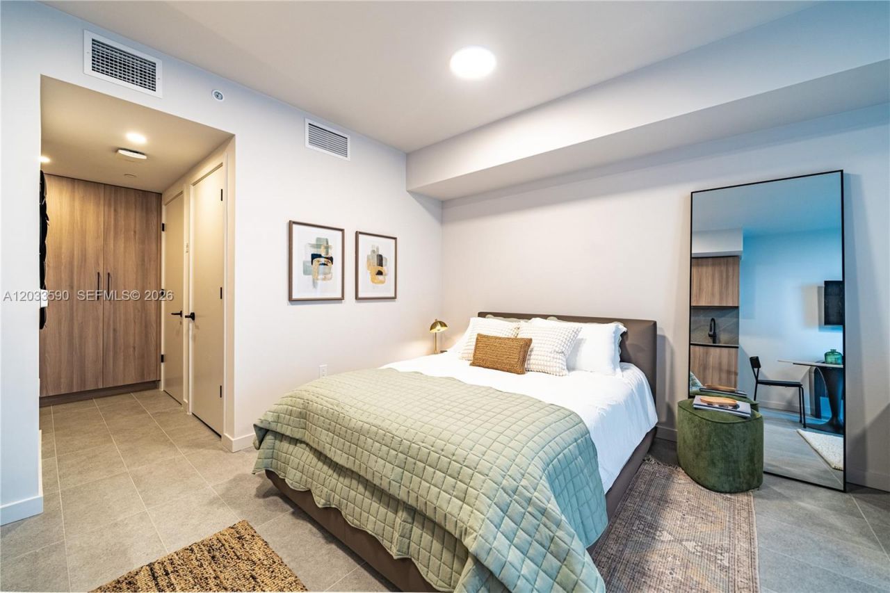 121 NE 5th St , Unit 1400, Miami, FL 33132 Photo