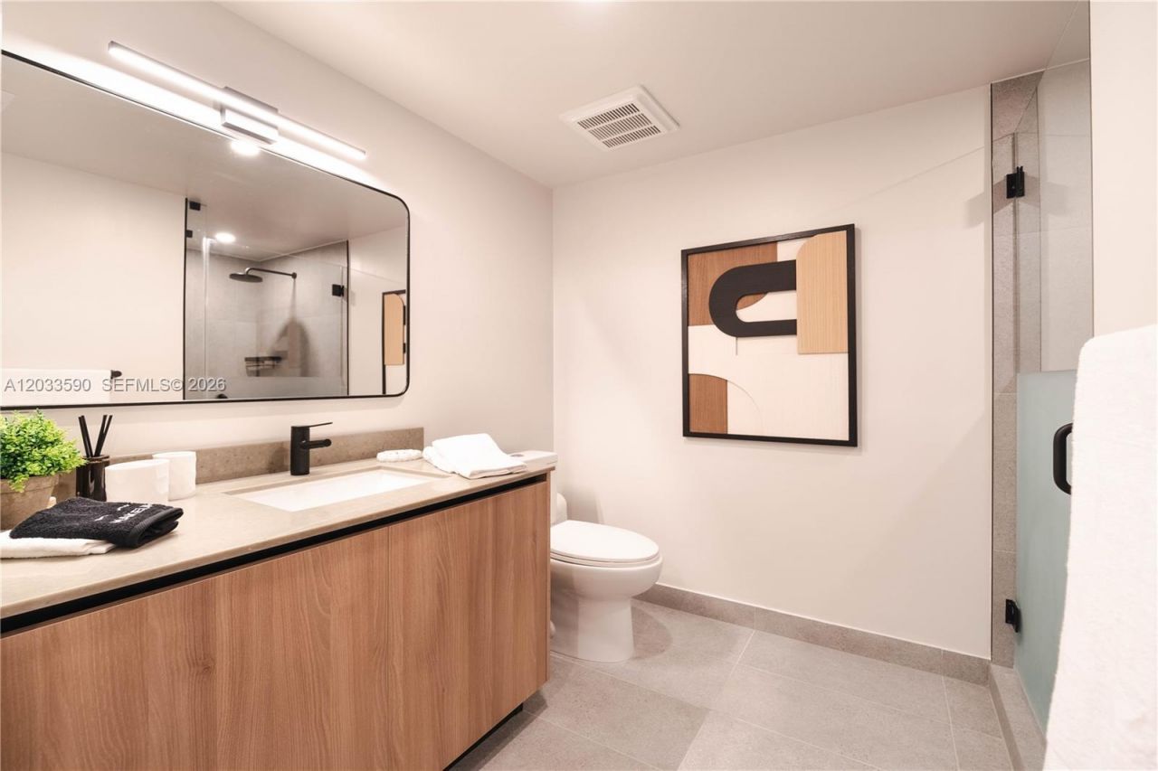 121 NE 5th St , Unit 1400, Miami, FL 33132 Photo