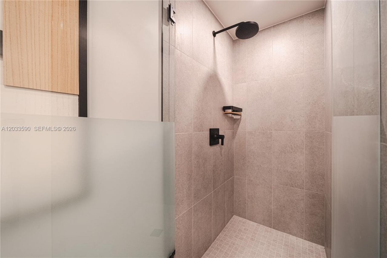 121 NE 5th St , Unit 1400, Miami, FL 33132 Photo