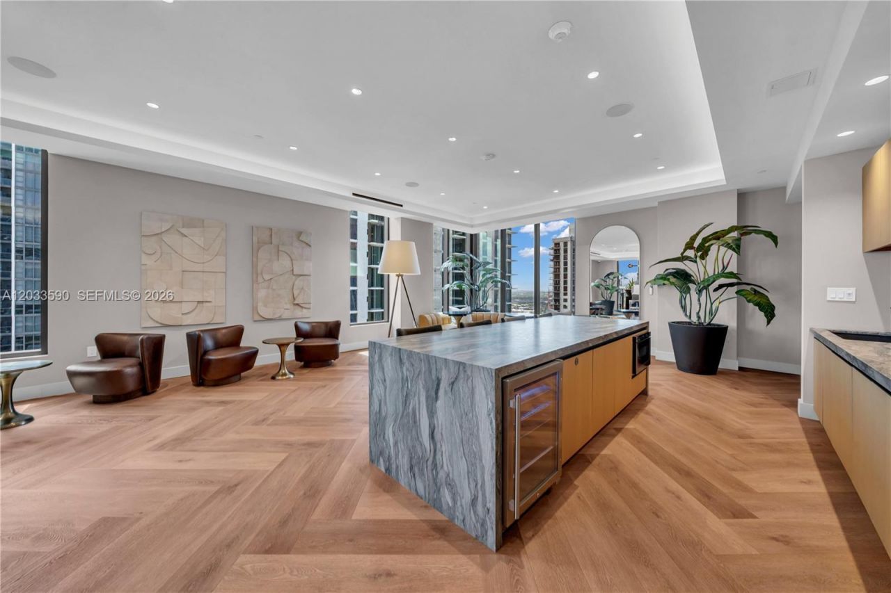 121 NE 5th St , Unit 1400, Miami, FL 33132 Photo