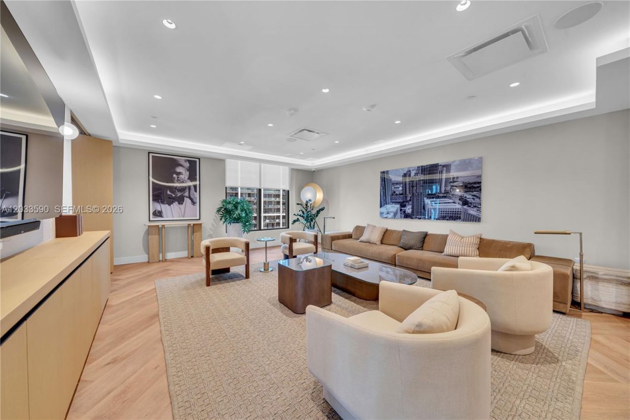 121 NE 5th St , Unit 1400, Miami, FL 33132 Photo